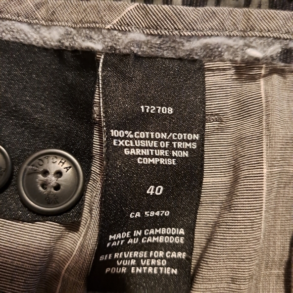 Gotcha men's size 40 shorts gray with white lines - Picture 4 of 6